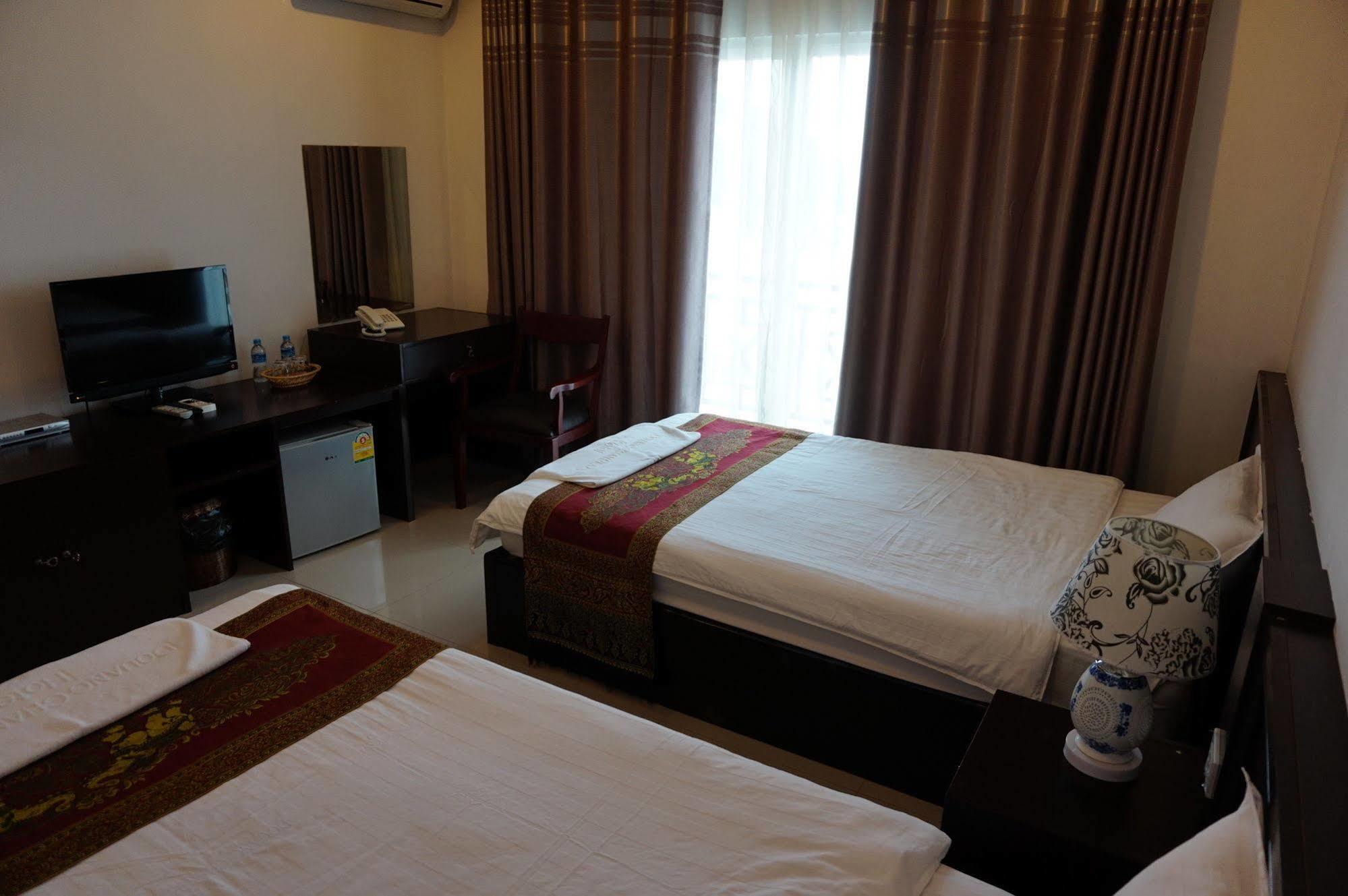 Douangchan Plaza Hotel В'єнтьян Екстер'єр фото