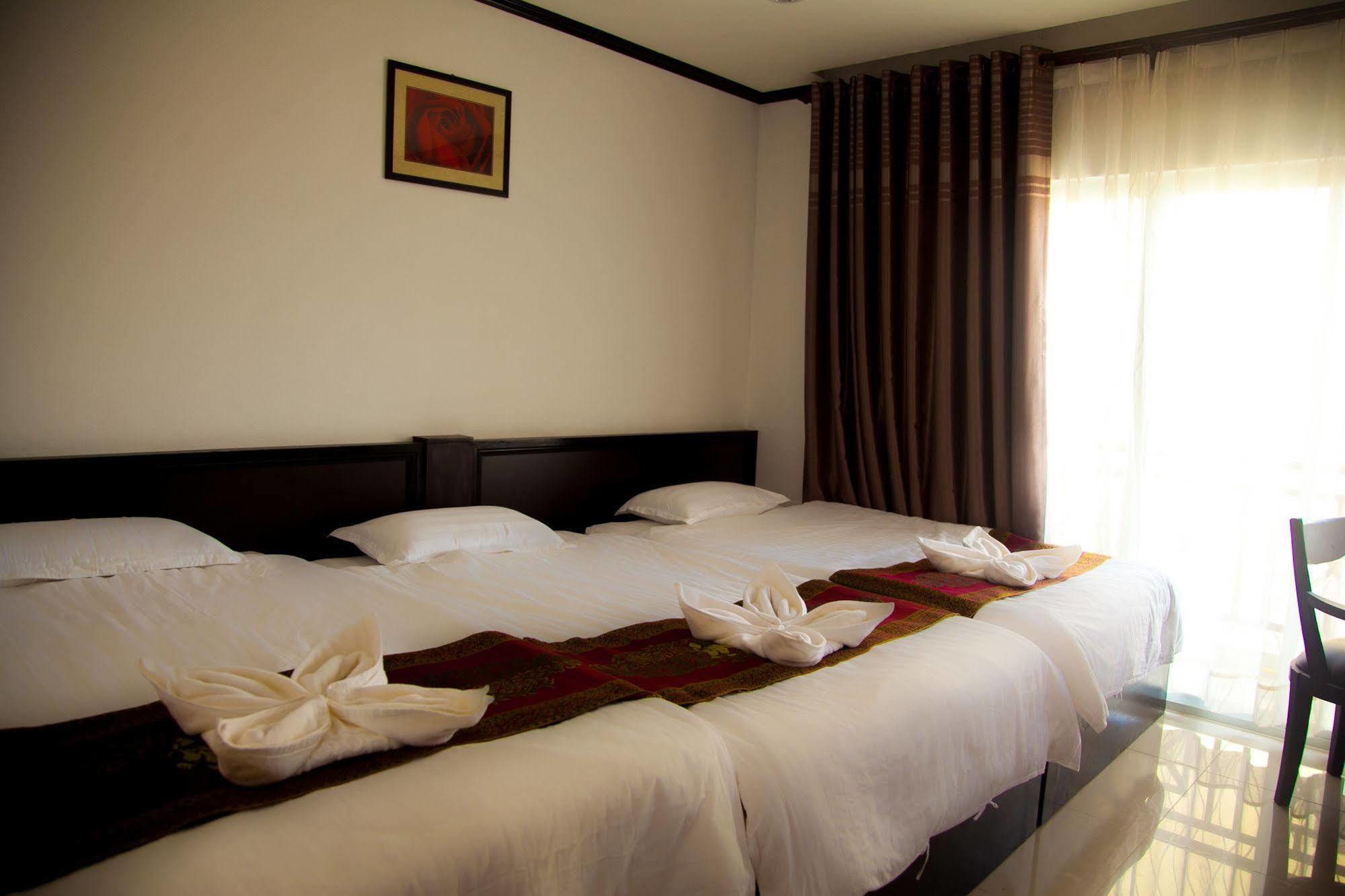 Douangchan Plaza Hotel В'єнтьян Екстер'єр фото