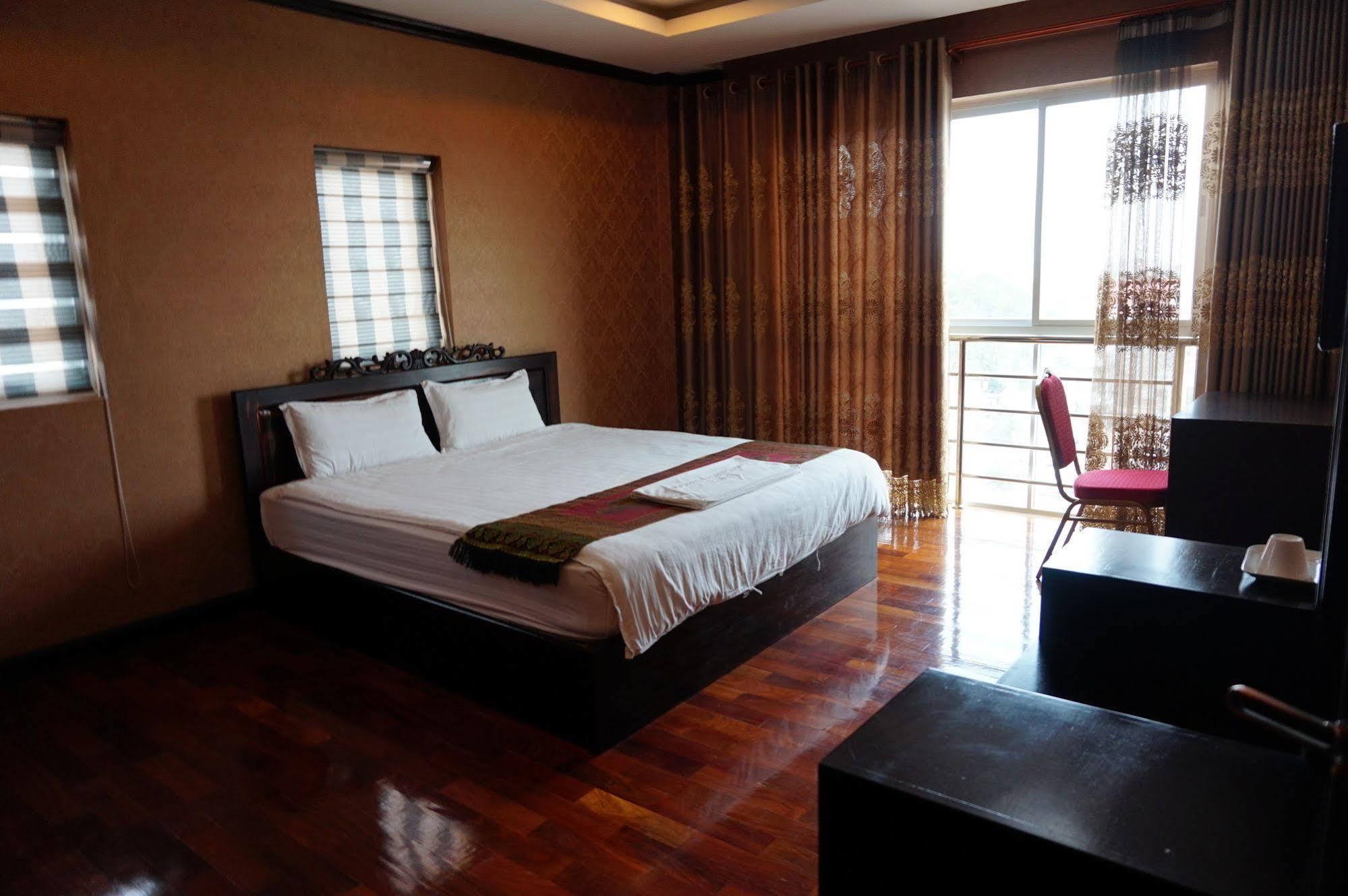 Douangchan Plaza Hotel В'єнтьян Екстер'єр фото